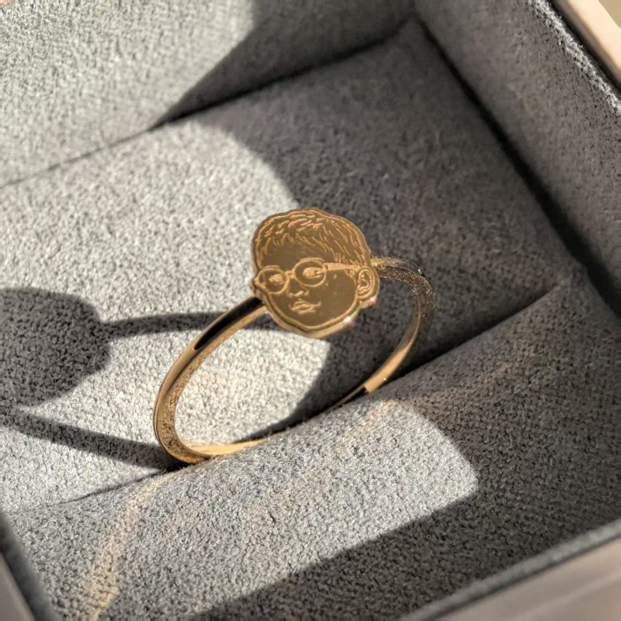 18K gold vermeil personalized photo portrait ring combines 3D deep engraving and handcraft process jewelry