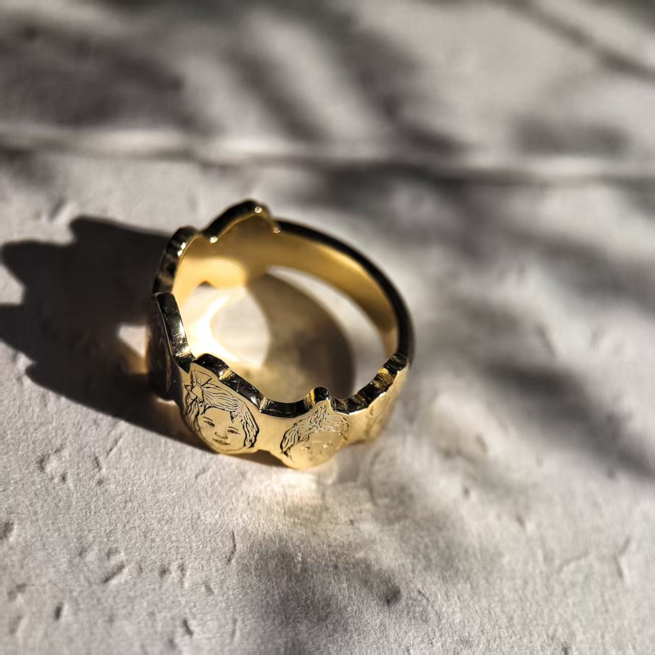 18K Gold Vermeil ring with handcraft 3D engraved designs of six photo portraits